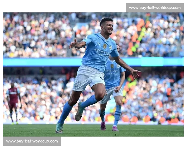 詹俊看好曼城!罗德里复出 + 新援助力,蓝月亮剑指世俱杯 詹俊看好曼城!罗德里复出 + 新援助力,蓝月亮剑指世俱杯