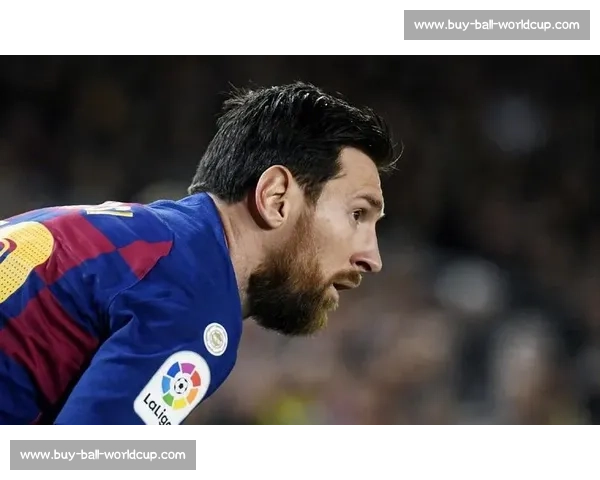 恩怨局秒变温情时刻！登贝莱追星梅西，媒体炒作翻车现场