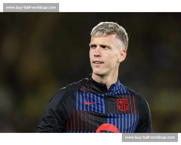 度假同框引热议！奥尔莫与迪亚斯伊维萨岛合影暗藏转会玄机？